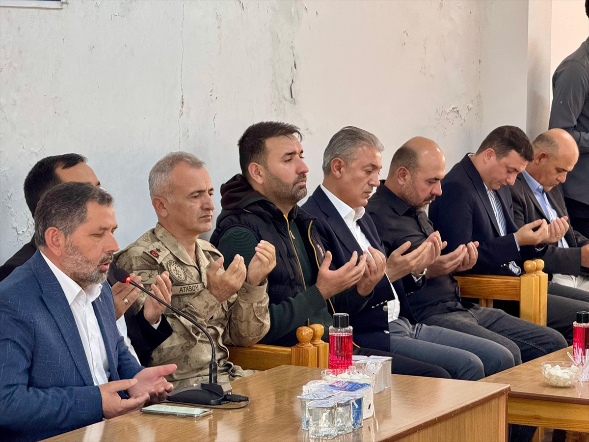 Mardin Valisi Akkoyun, Nusaybin'de 4'ü çocuk 6 kişinin ölümü üzerine taziyeye gitti