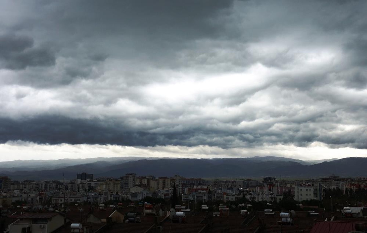 Meteoroloji Aydın'da kuvvetli sağanak için uyardı, Kuşadası ve Didim'e dikkat