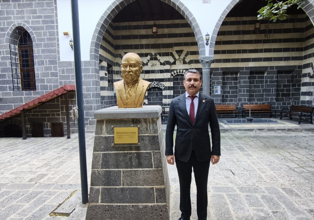 MHP Diyarbakır İl Başkanı Özcoşkun, Ziya Gökalp'i vefatının 102. yılında andı