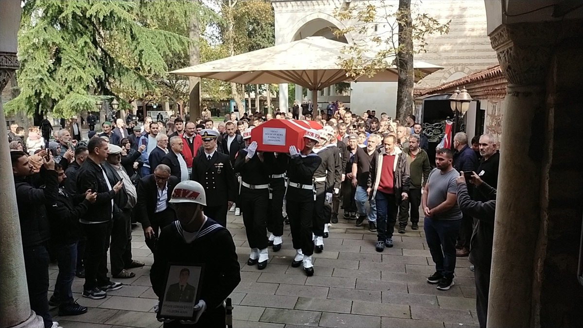 Rahatsızlanarak hayatını kaybeden Uzman Çavuş Oğuzcan Alma, Gebze'de toprağa verildi