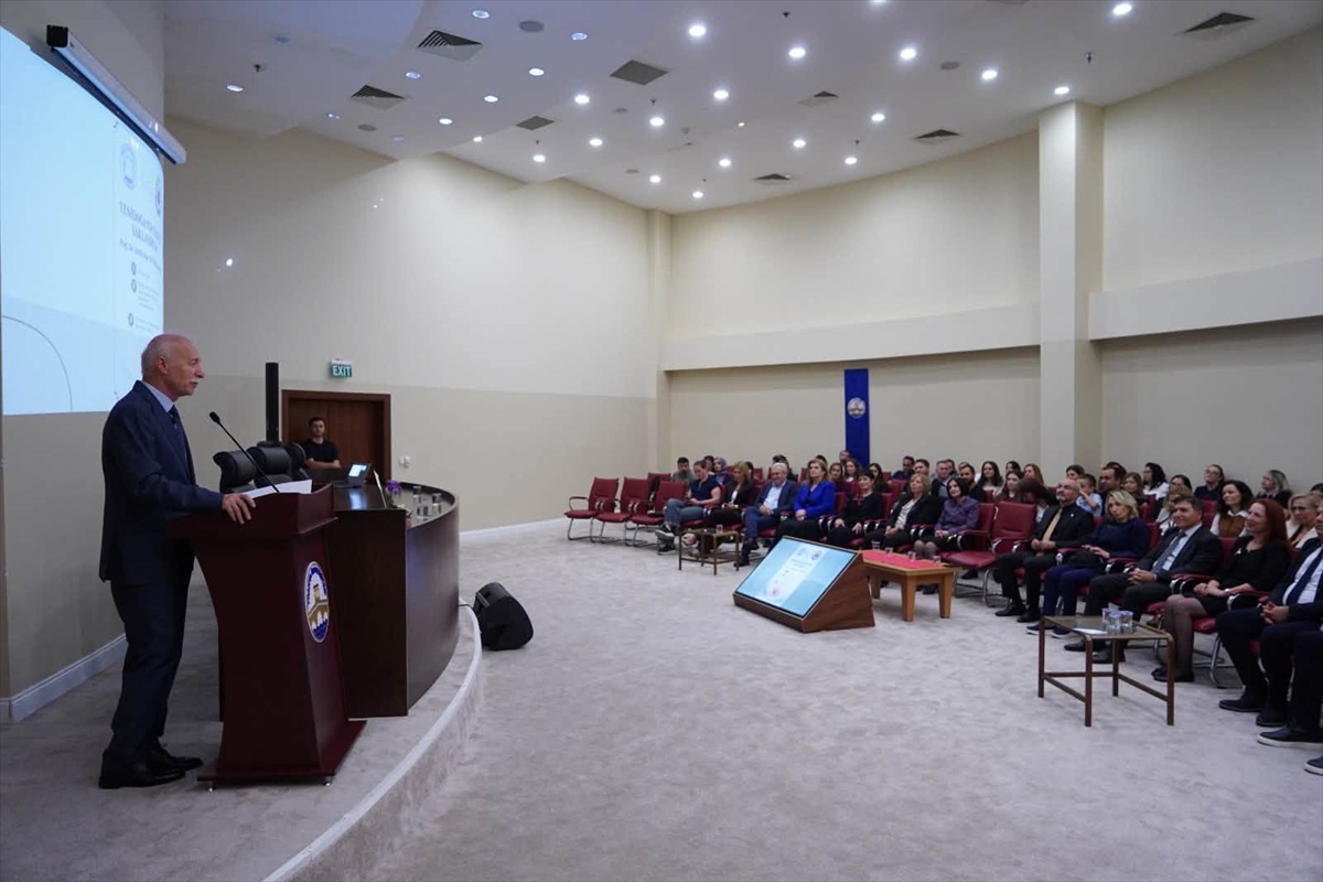 Trakya Üniversitesinde emekli Prof. Dr. Acunaş onuruna yenidoğan paneli düzenlendi