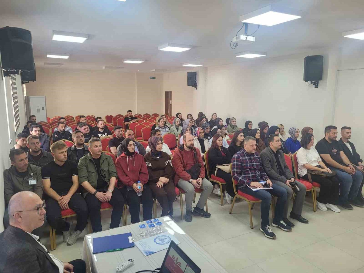 Vezirköprü ve Havza'da okul bahçe görevlilerine güvenlik ve iletişim eğitimi verildi