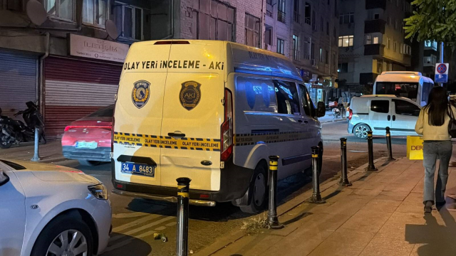 Zeytinburnu’nda iki grup arasında silahlı kavga; mermi bir evin camını kırdı