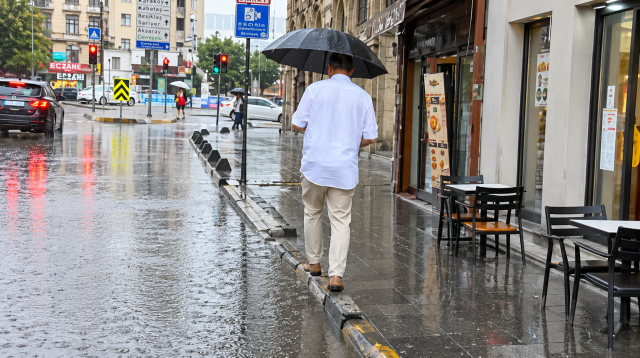 Meteorolojiden 2 il için turuncu, 3 il için sarı kodlu uyarı