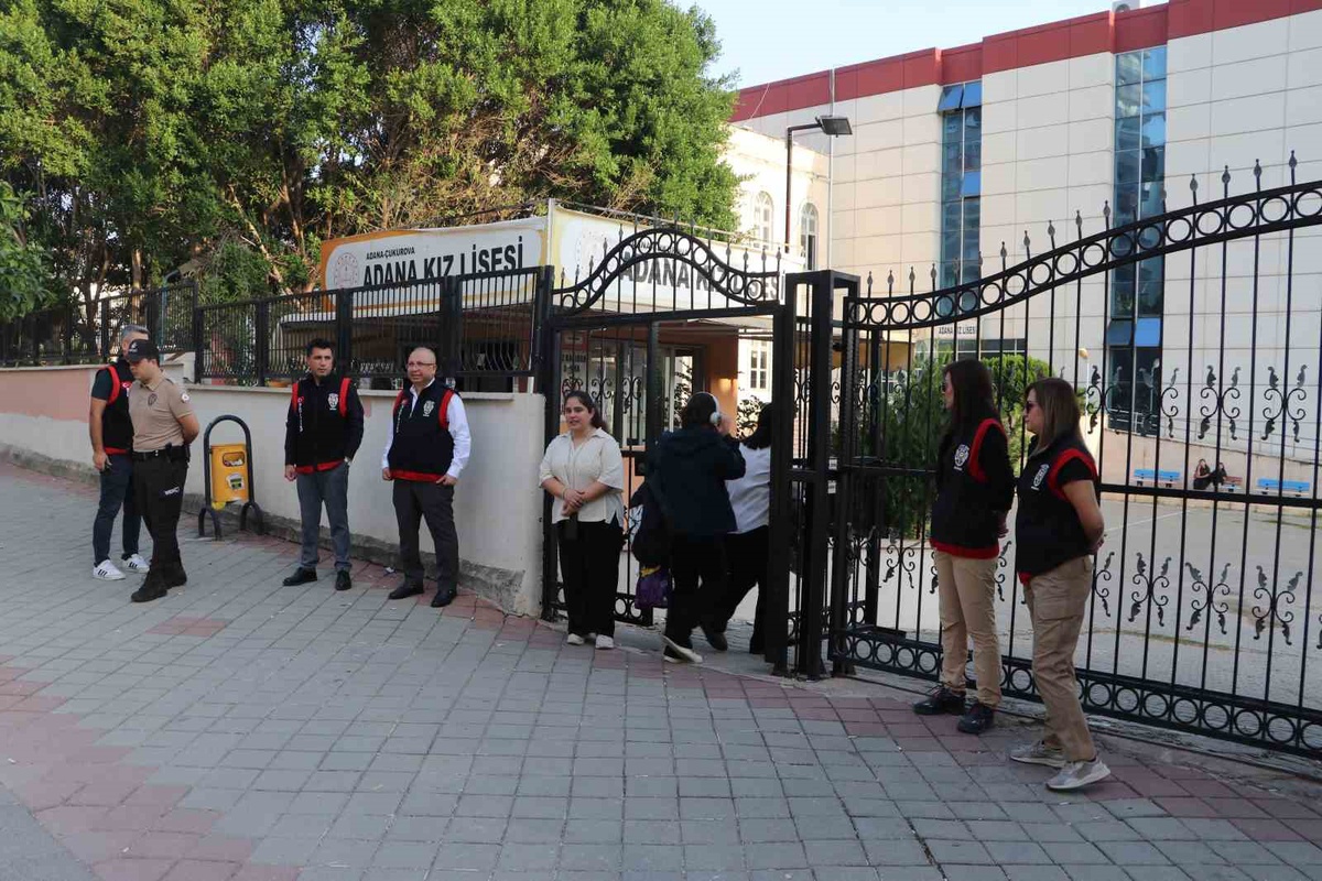 Adana'da 6 bin 638 okul servisi denetlendi, 287 araca ceza kesildi