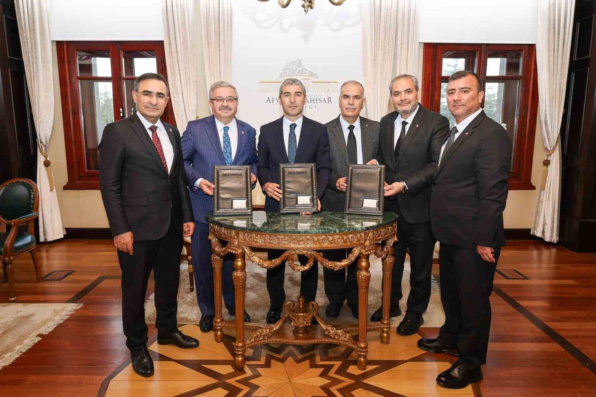 Afyon'da bin 858 öğrenciye İŞKUR desteği