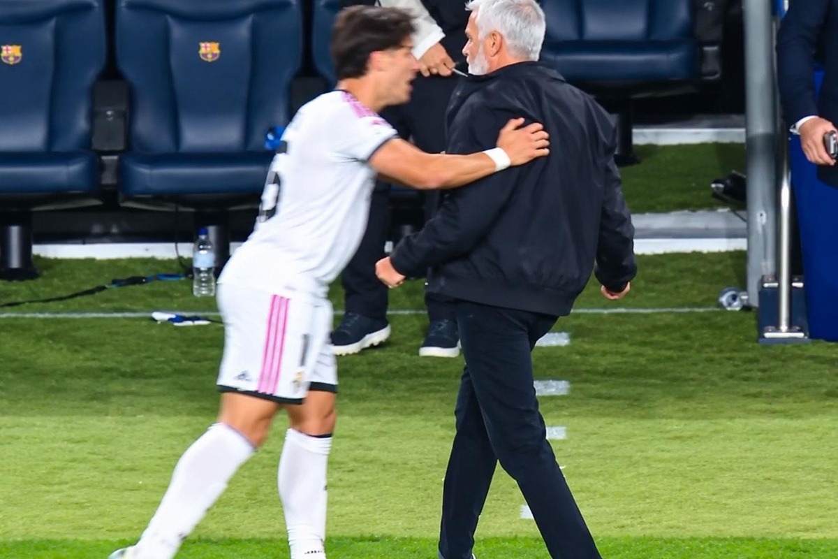Arda Güler'den Mourinho'ya olay müdahale! Yere düşüyordu