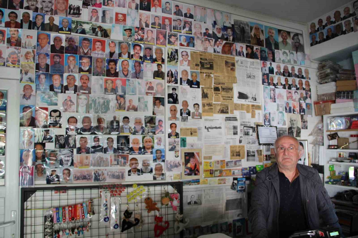 Bingöl'ün Kiğı ilçesinde fotoğrafçı Parkın, 10 bini aşkın arşiviyle geçmişi yaşatıyor