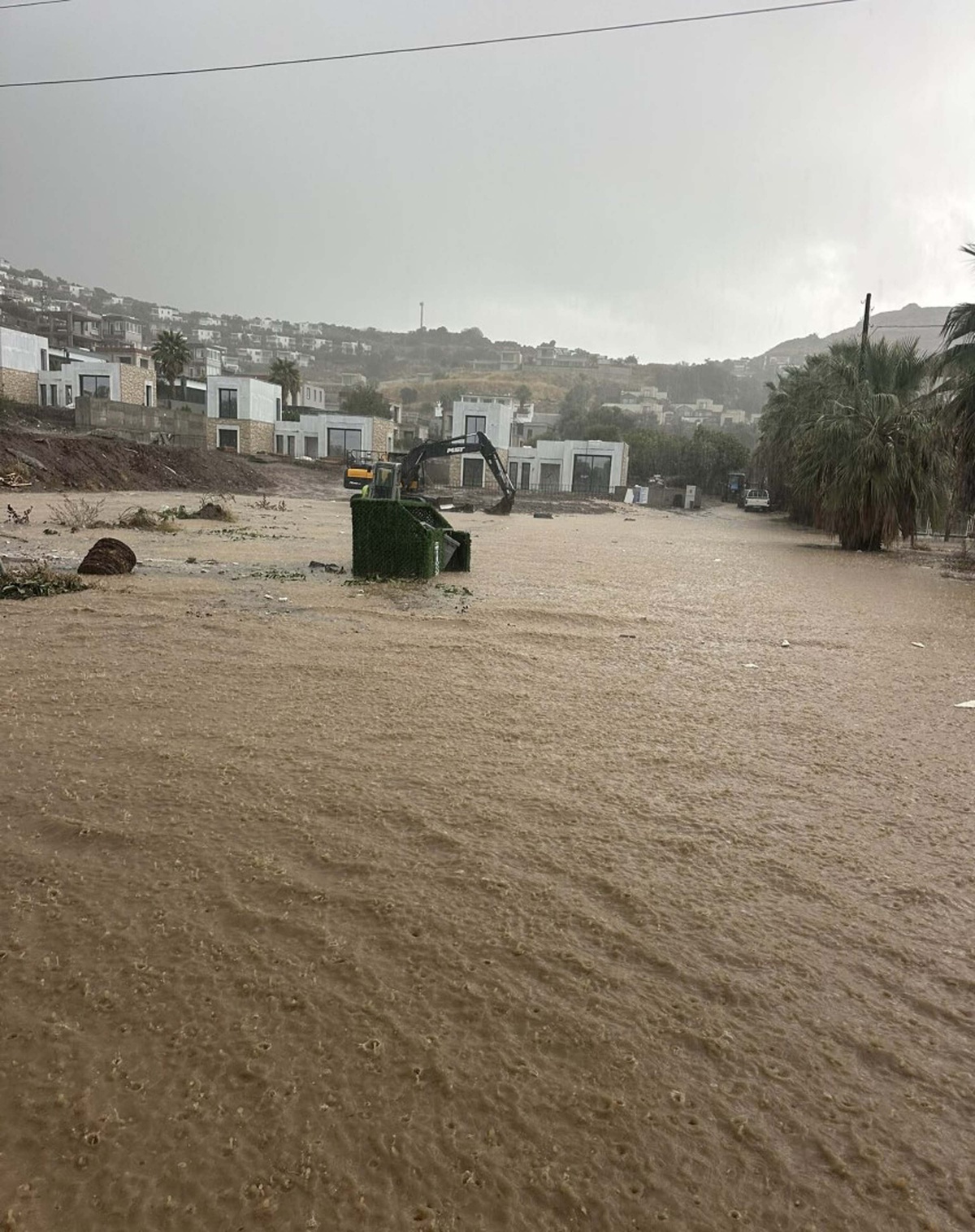 Bodrum'da sağanak hayatı olumsuz etkiledi