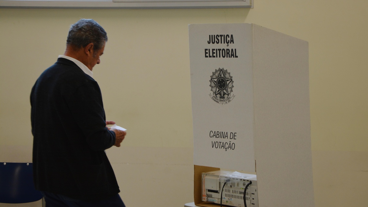 Brezilya'da nefes kesen seçim! Oyların yüzde 83'ü sayıldı, Lula Bolsonaro'nun önünde