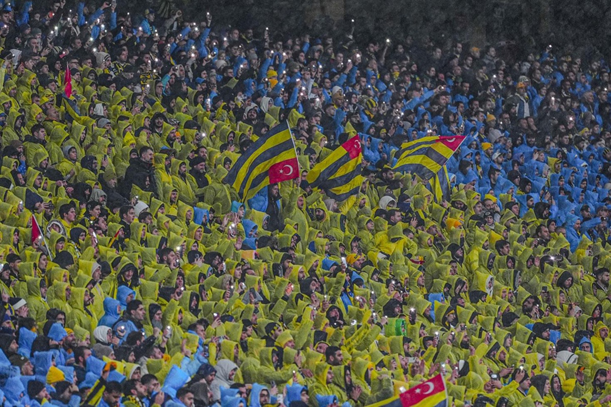 Bu akşam maça gidecek Fenerbahçeli taraftarlar büyük bir sürprizle karşı karşıya