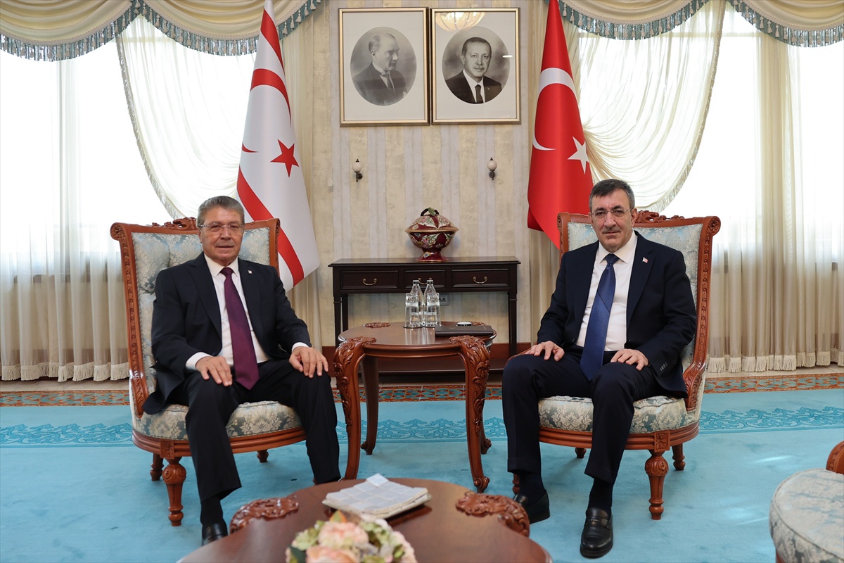 Cumhurbaşkanı Yardımcısı Yılmaz, KKTC Başbakanı Üstel ile Ankara'da görüştü