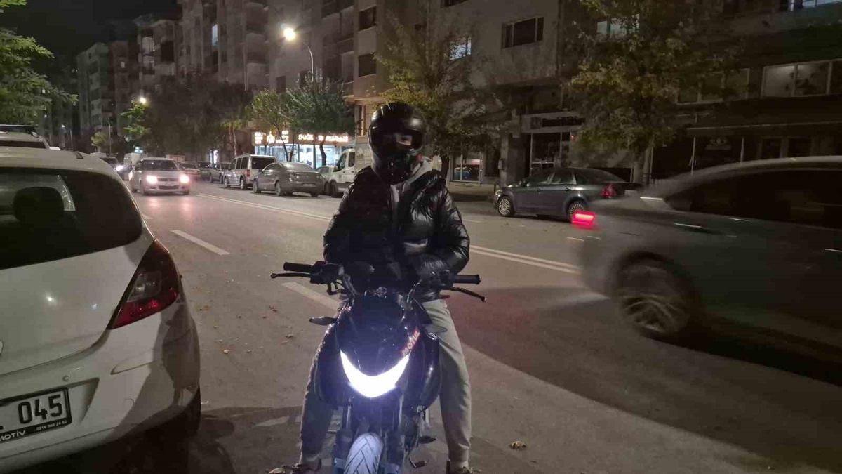 Eskişehir'de sürücü motosikletliye yürüdü