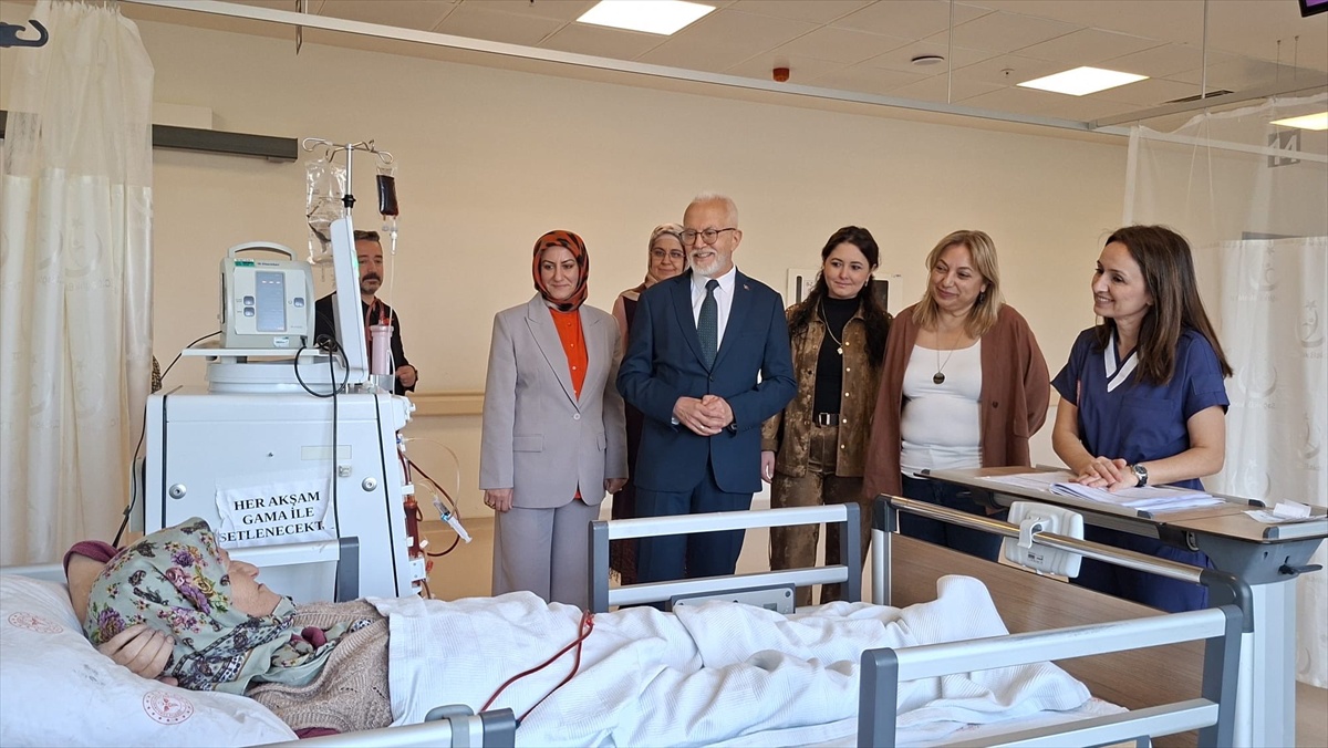 Eskişehir İl Sağlık Müdürü Bildirici'den Hasta Hakları Günü'nde hastane ziyaretleri