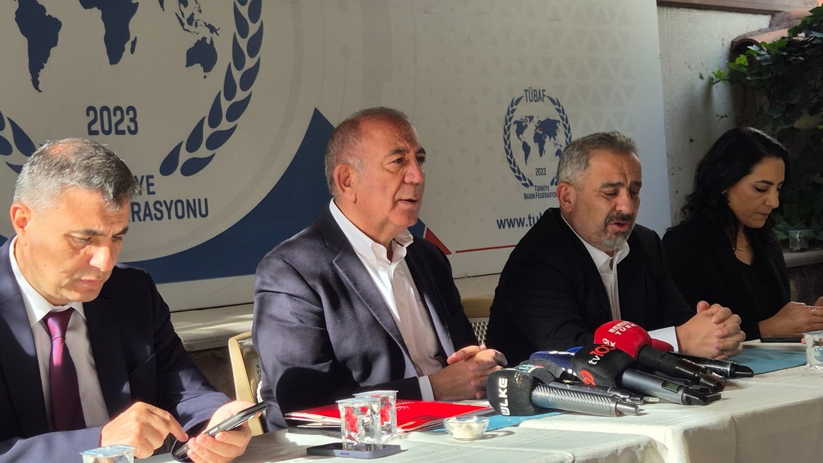 Gürsel Tekin, CHP'nin cumhurbaşkanı adayını Genel Başkan'ın açıklayacağını söyledi
