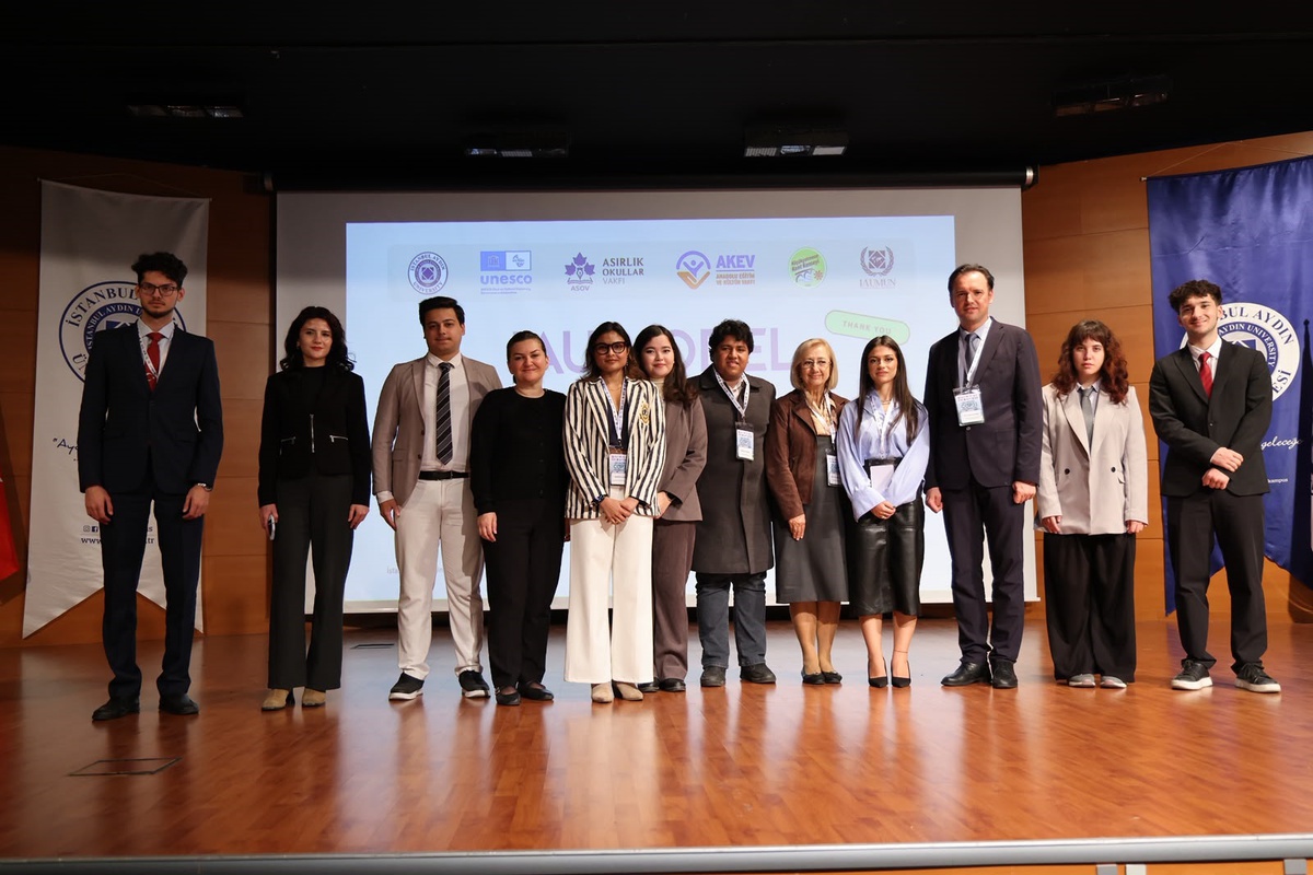 İstanbul Aydın Üniversitesi'nde Model COP31'de öğrenciler ülkeleri temsil etti
