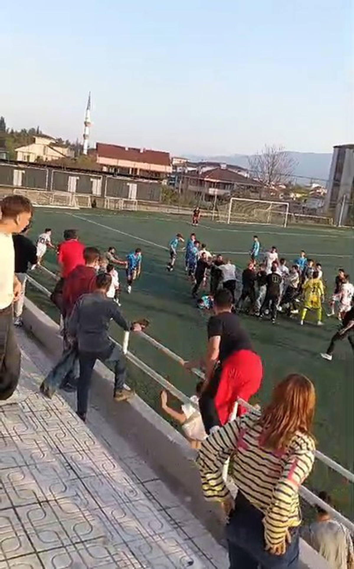 Karabük'te Dökecekspor-Demirspor U17 maçı 78. dakikada kavgayla tatil edildi