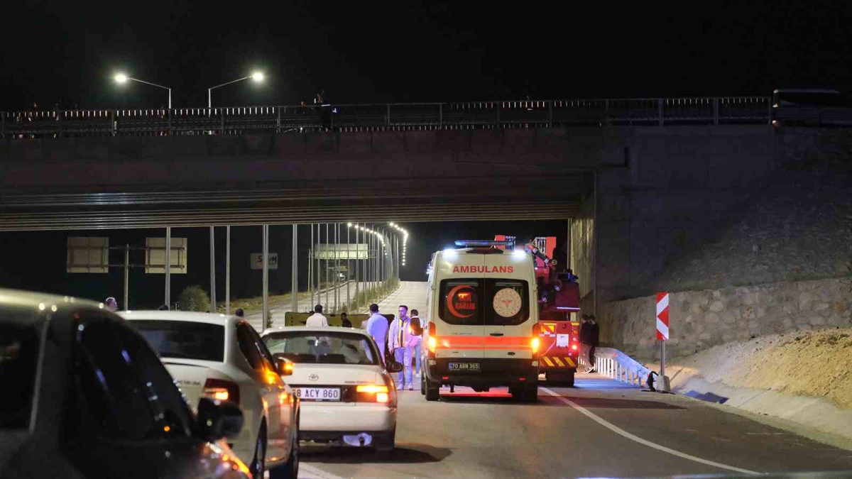 Karaman'da üst geçitte intihara kalkışan genç jandarma tarafından kurtarıldı