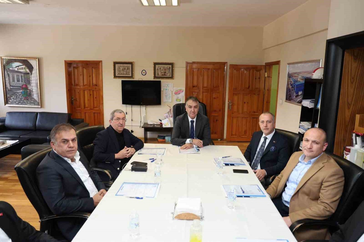 KARORSAN yönetimi Vali Çağatay başkanlığında yatırımları görüştü.