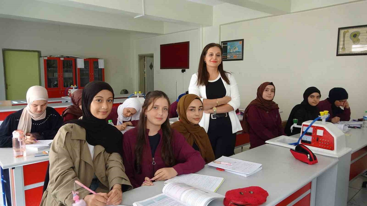 Kilis'te yapay zeka ile kimya dersi