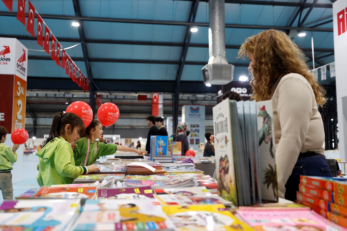 Malatya'daki 12. Kitap Fuarı'nda 300'ü aşkın yayınevi ve yazar okurlarla buluşuyor
