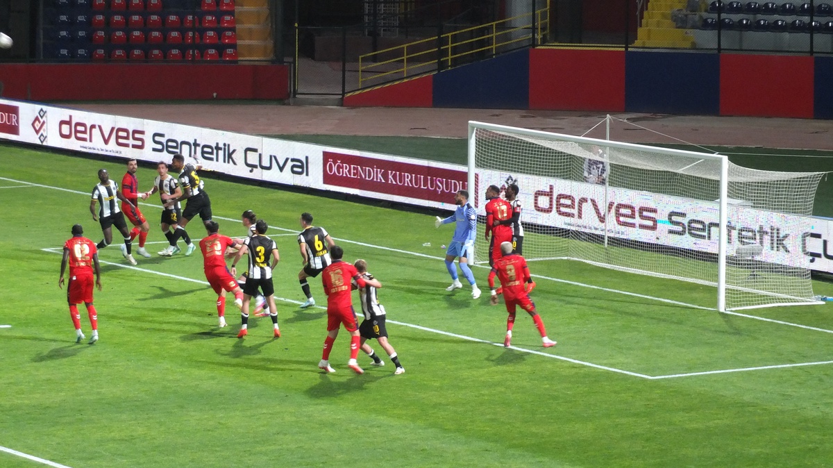 Mardin 1969 Spor, 1'inci Lig'in 12'nci haftasında Manisa FK'yı 2-1 mağlup etti