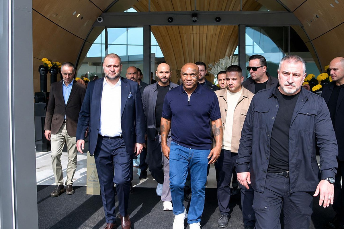 Mike Tyson İstanbul'a geldi! Derbi sorusuna bomba yanıt