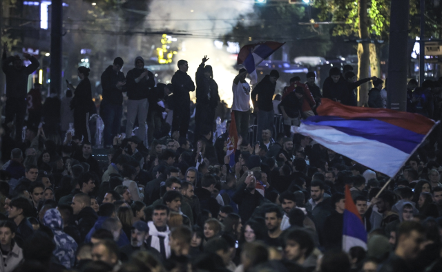 Sırbistan'da erken genel seçim... Vucic seçim yenilgisini kabul etti