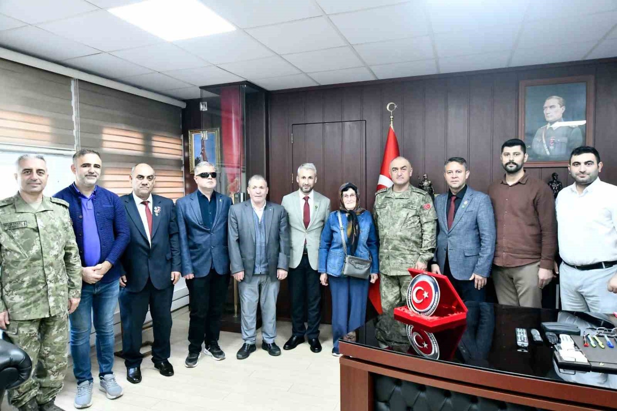 Şehit Ailelerinden Albay Altınok'a Ziyaret