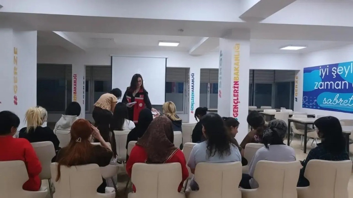 Sinop Aile ve Sosyal Hizmetler İl Müdürlüğü Gerze'de kadına yönelik şiddeti anlattı