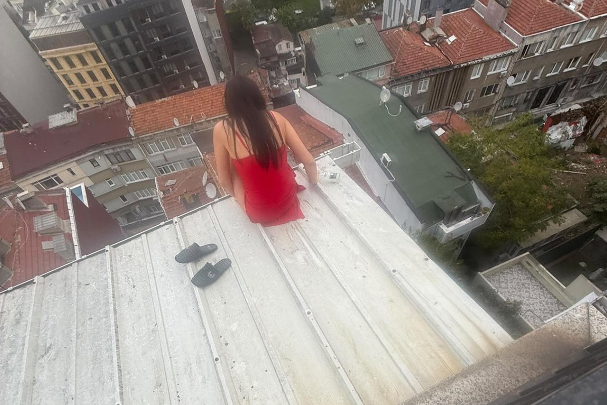Şişli'de çatıdan düşen kadının son fotoğrafı ortaya çıktı! 2 kişi gözaltına alındı