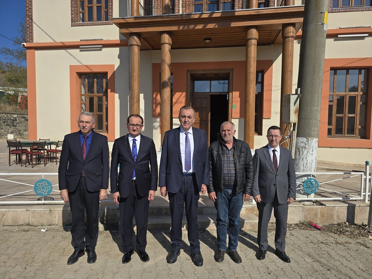 Süleymanpaşa Kaymakamı Tunçer, İnecik'te tarihi hükümet konağını inceledi