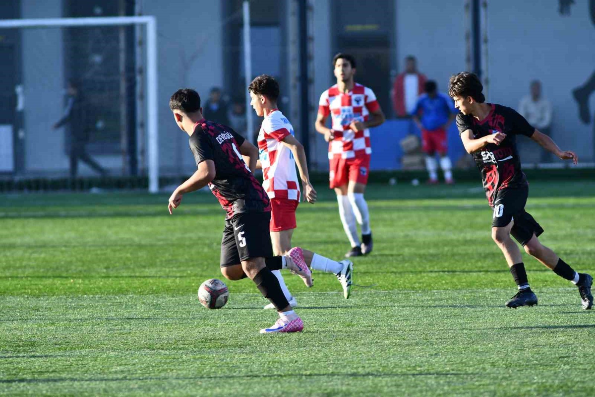Sungur FK, Kayseri U19 Ligi'nde Develispor'u 5-0 yenerek ilk galibiyetini aldı