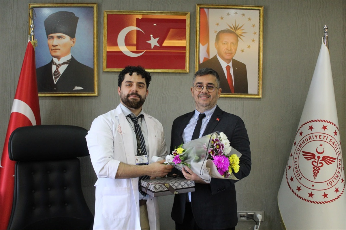Tatvan Devlet Hastanesi'nde başhekimlik Barış Sarıçoban'dan Ali Doğan'a geçti