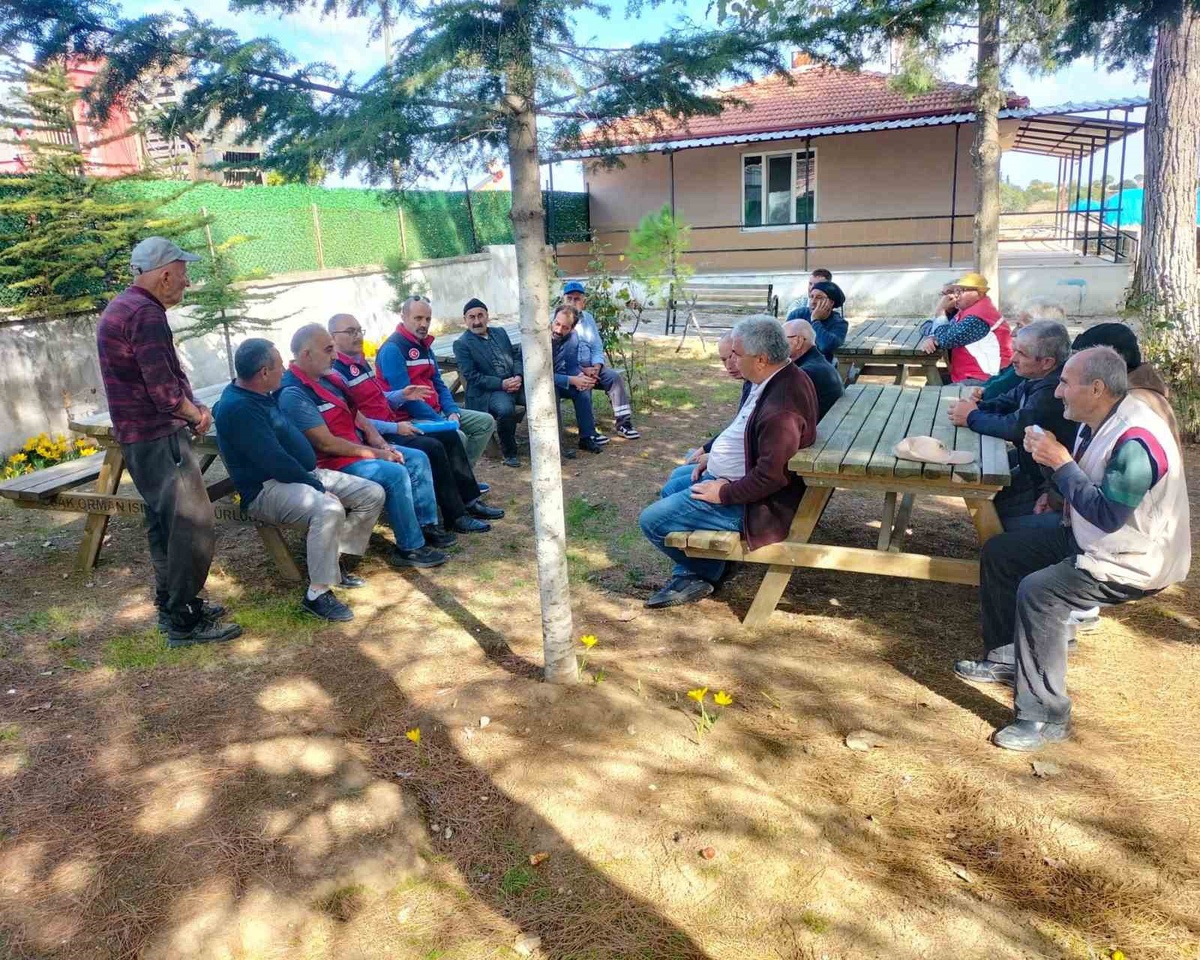 Uşak İl Tarım ve Orman Müdürü Bilir, köy ziyaretlerinde devlet desteklerini aktardı