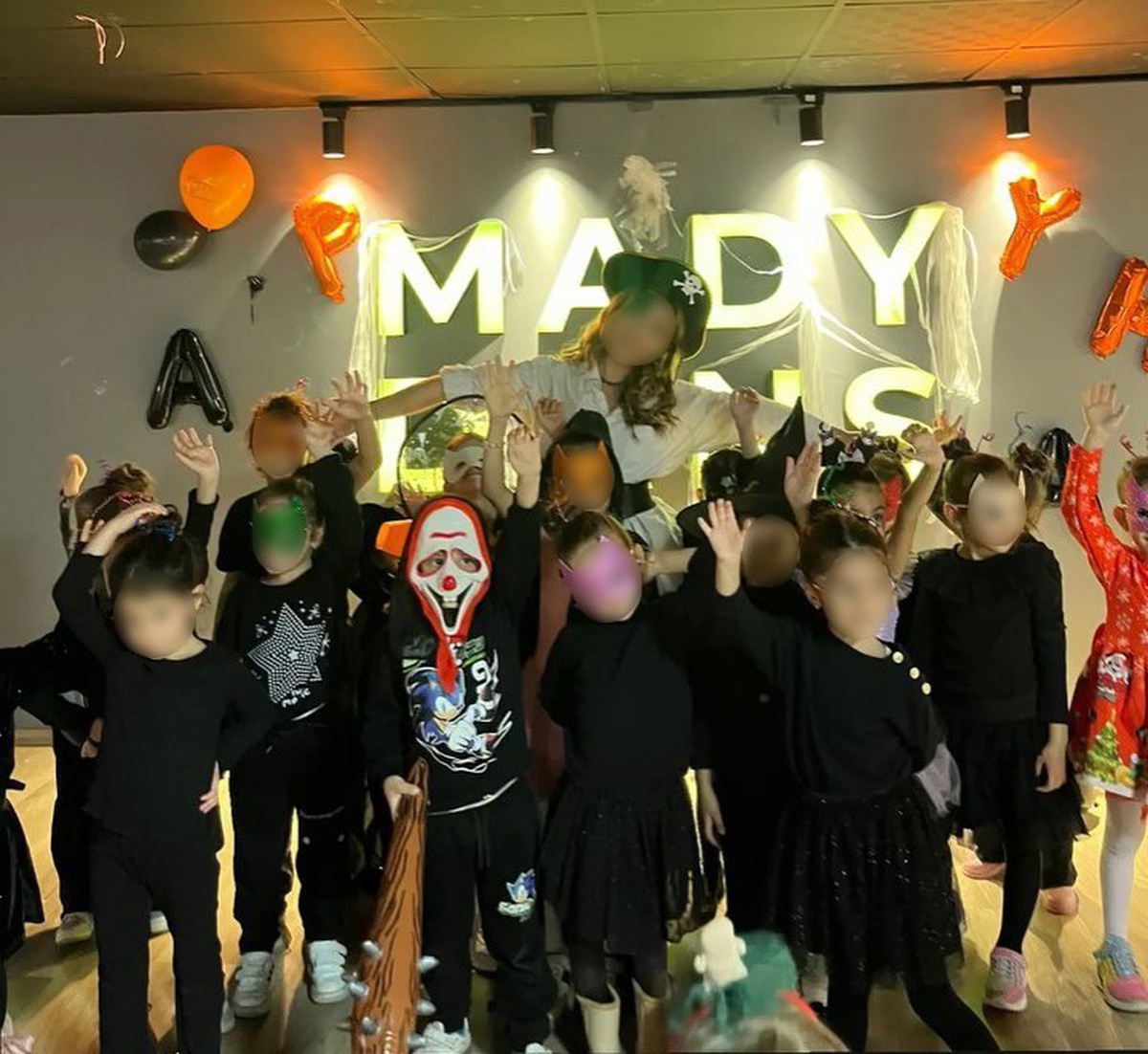 Van'da Mady Sanat Akademisi'nin çocuklara Cadılar Bayramı etkinliği tepki çekti