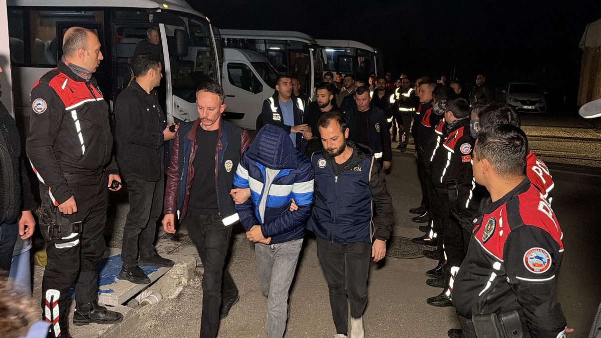 Yasa dışı bahis şüphelileri adliyede: 30 tutuklama