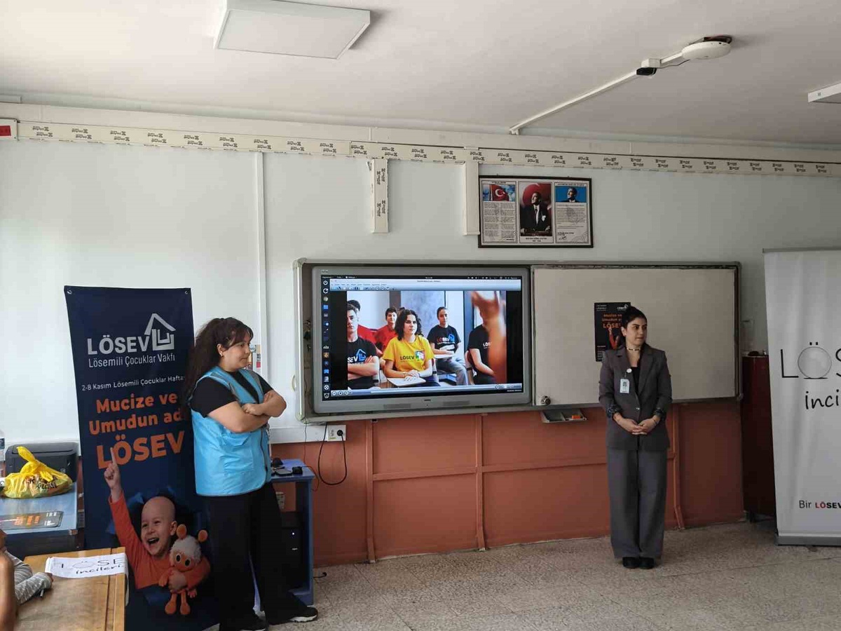 Adana Sarıçam'da köy okulu öğrencilerine lösemi farkındalık semineri verildi