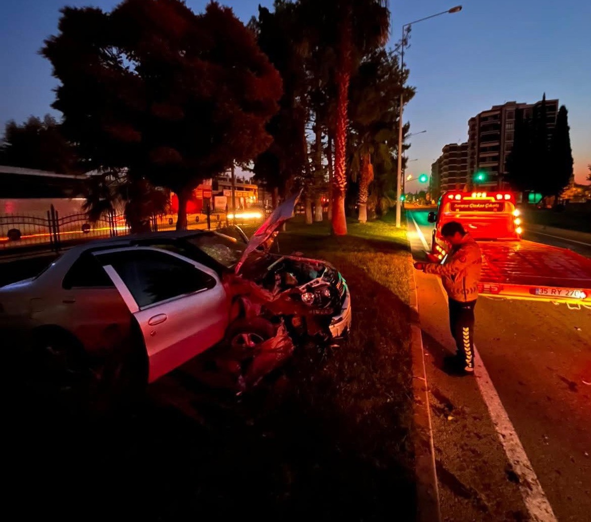 Adıyaman'da refüje çıkan otomobilde hasar oluştu, ölen ya da yaralanan olmadı