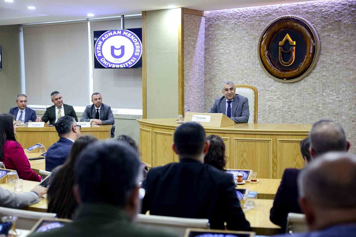 ADÜ'de 6 MYO'da 12 program ele alındı, 36 bölüm ve program akreditasyon belgesi aldı