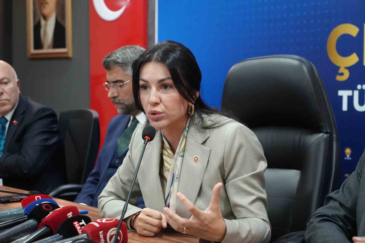AK Parti Genel Başkan Yardımcısı Ayan, Erzurum'da harama göz dikenleri bizden saymadı