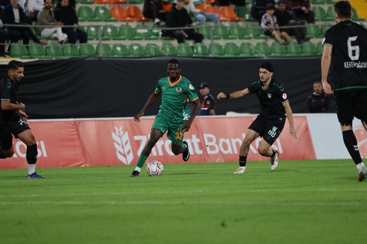 Alanyaspor, Ziraat Türkiye Kupası 3. turunda 12 Bingölspor'u 4-1 yenip 4. tura yükseldi