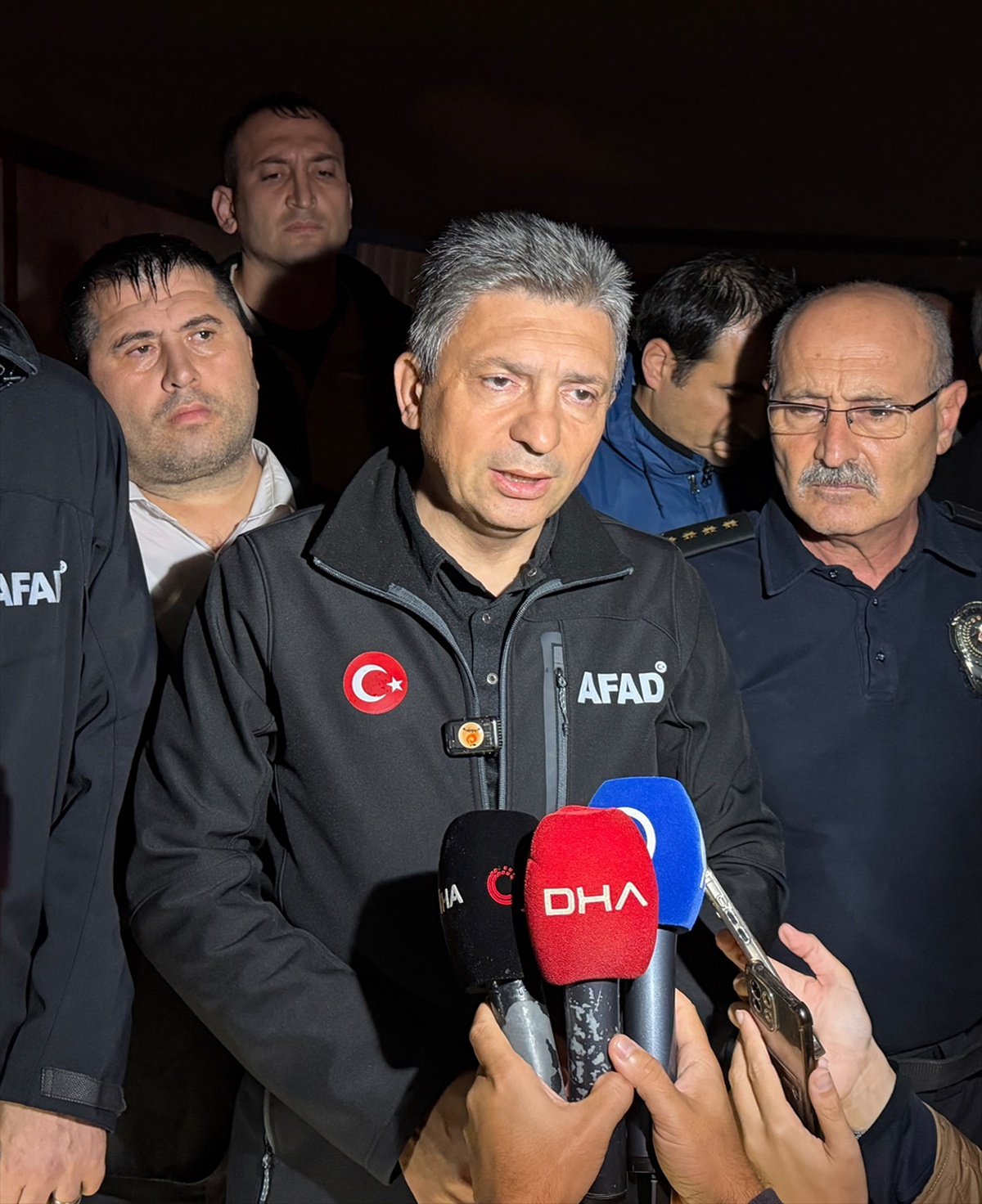 Antalya Kepez'de hortumun parçaladığı konteynerlerde 4 işçi öldü, 1 işçi yaralandı