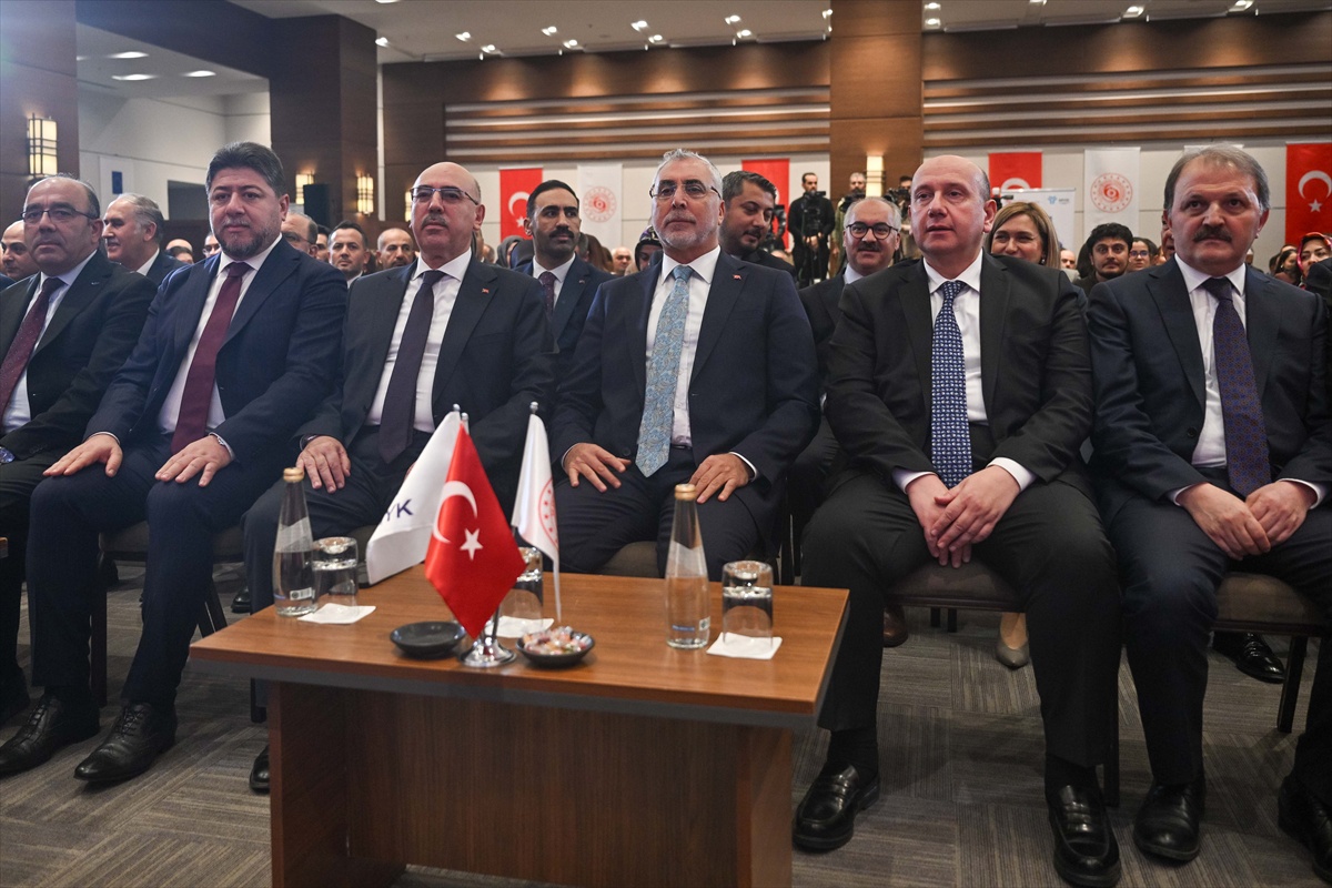 Bakan Işıkhan, 'Yükseköğretimde Yeterlilik ve Tanınırlık Programı'nda konuştu: