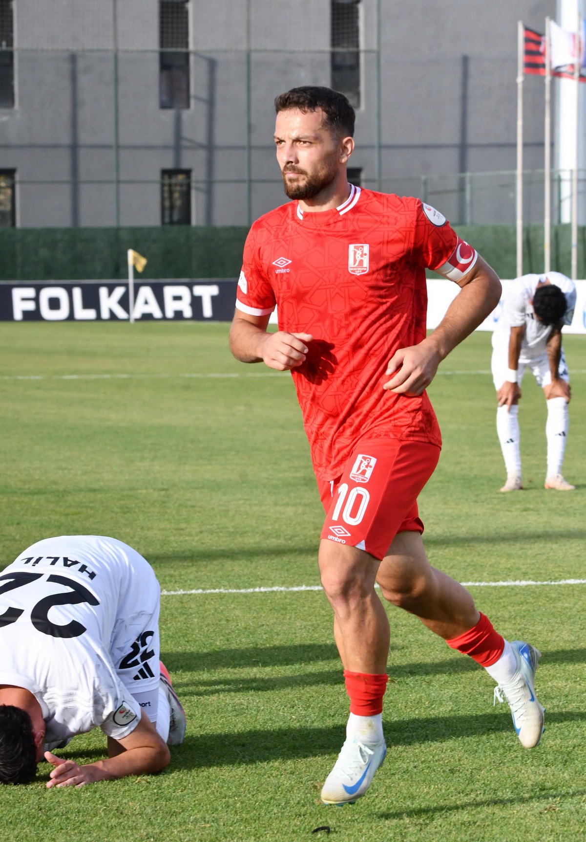 Balıkesirsporlu Emre Gemici 8 maçta 12 golle gol krallığı yarışında zirveye çıktı