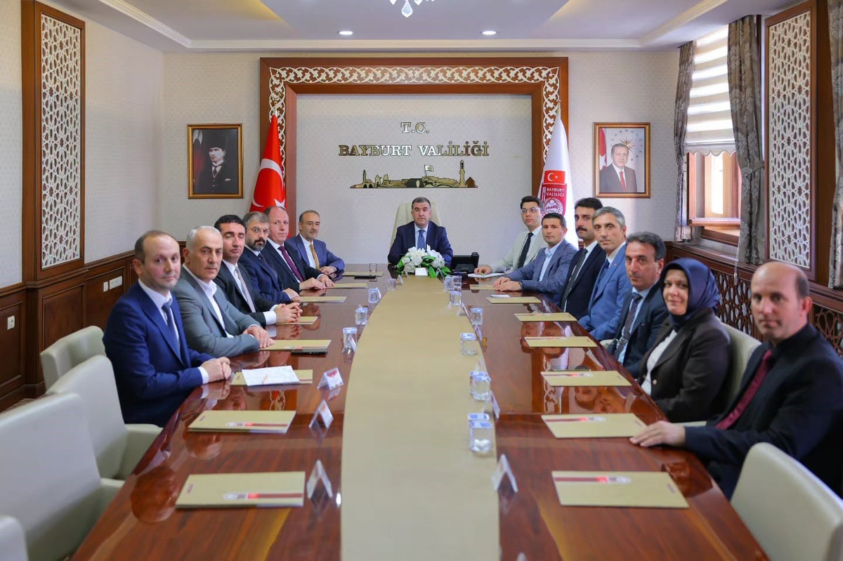 Bayburt'ta istihdam ve mesleki eğitim kurulu Vali Eldivan başkanlığında toplandı