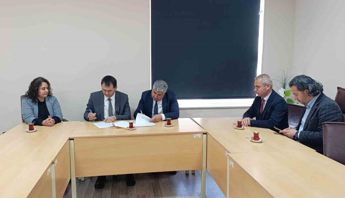BEÜ Matematik Bölümü ile Güroymak İlçe MEM iş birliği protokolü imzaladı