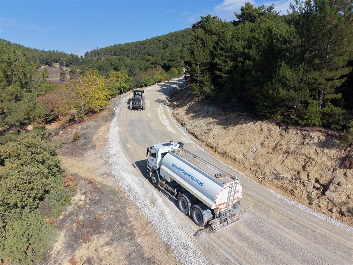 Bursa Keles'te 17 kilometrelik yolda yenileme ve genişletme çalışmaları sürüyor