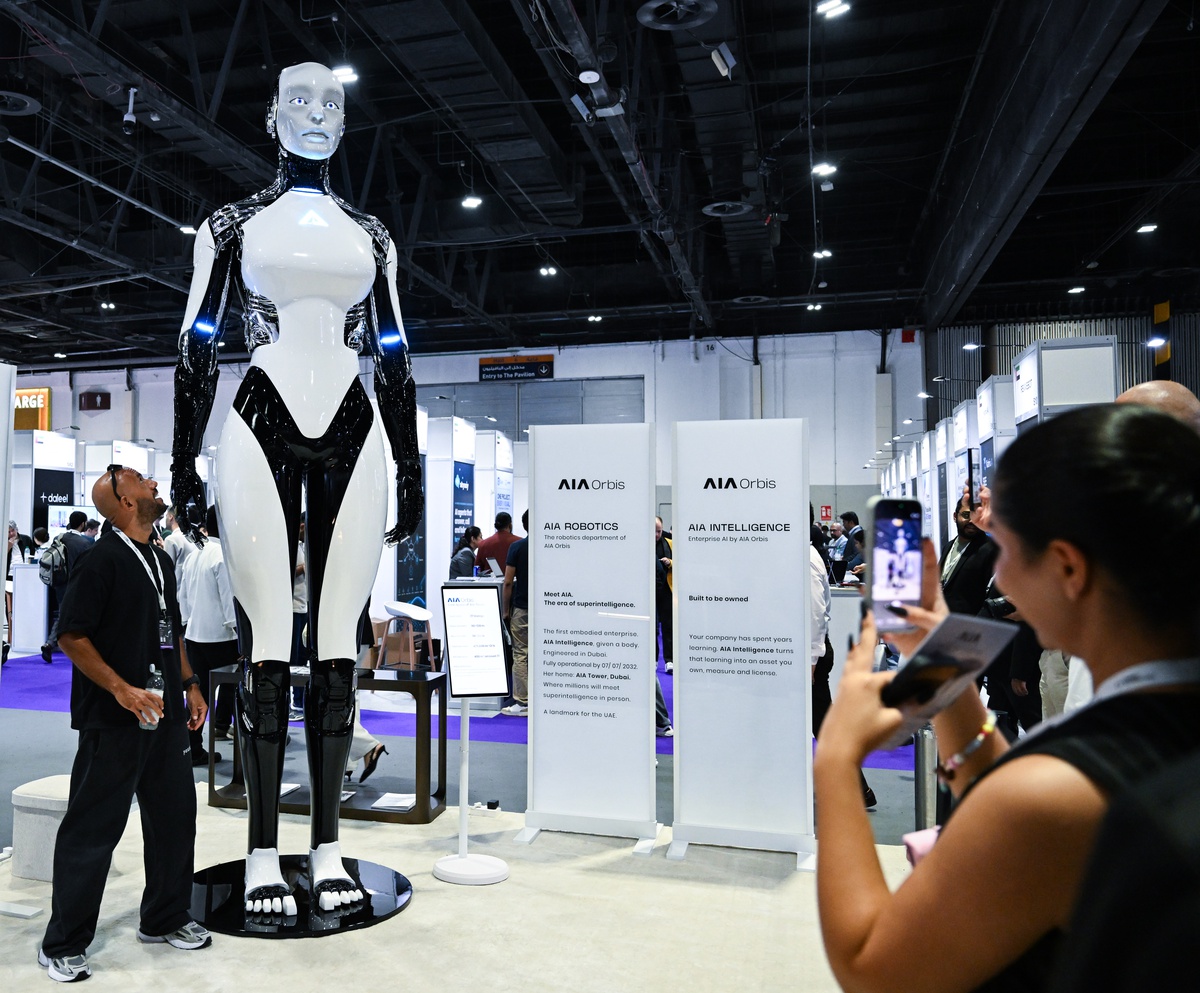 Dubai'de başlayan 2026 Yapay Zeka Festivali'ne 100'den fazla Çinli şirket katıldı