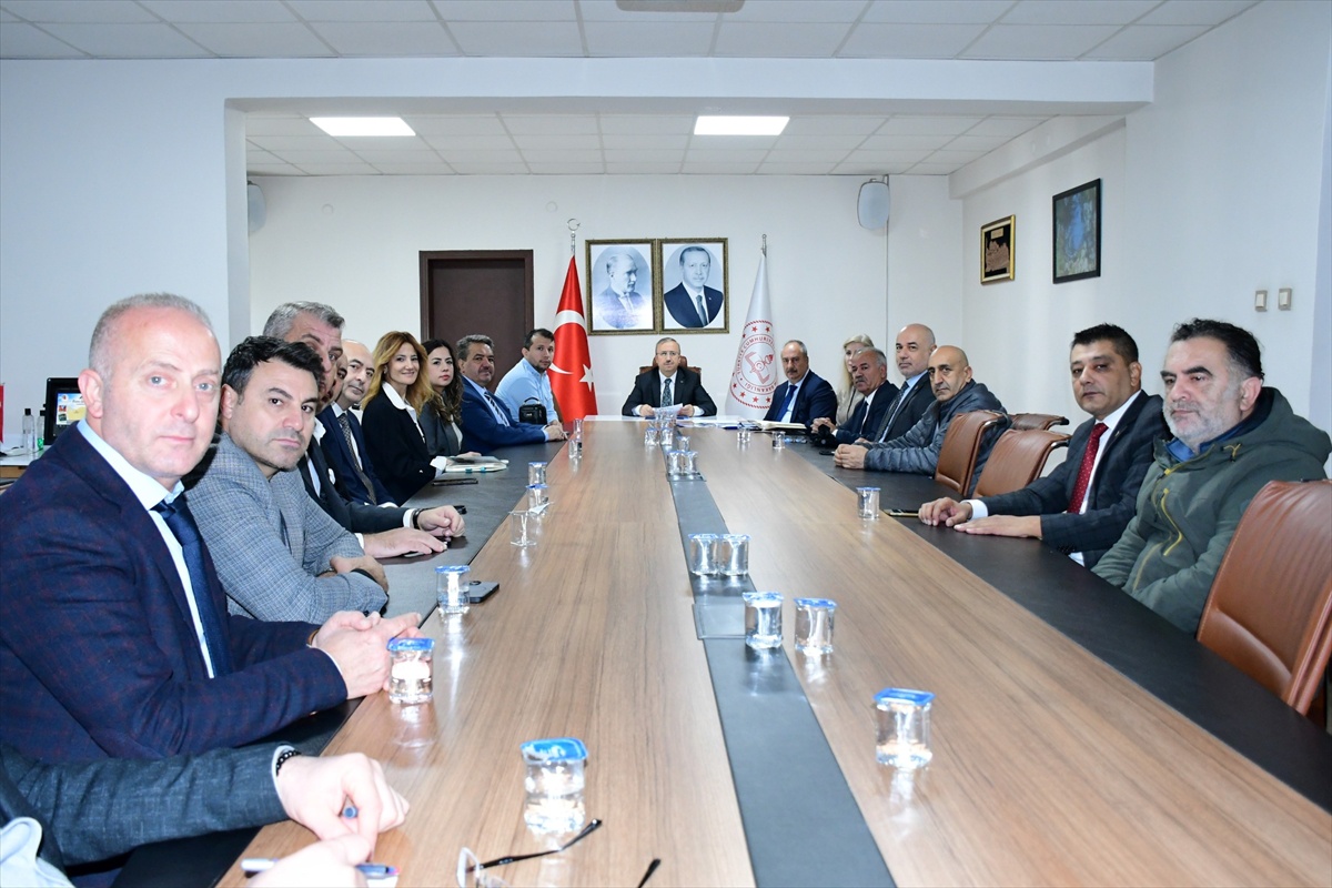 Eskişehir'de Gök Kubbemiz projesinin toplantısına Müdür Sinan Aydın başkanlık etti